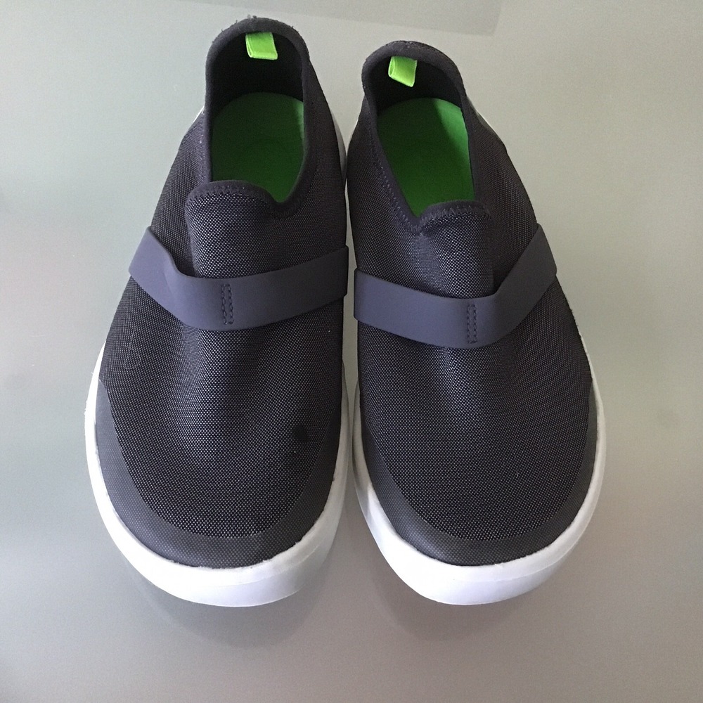OOFOS OOmg eeZee Low Shoes Women's Dark Gray Slip On Recovery Sneaker 6 EU 37